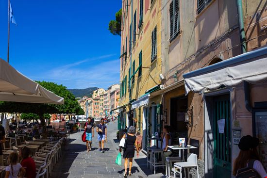 Camogli Il lungomare di Camogli Solarisys / Shutterstock.com 